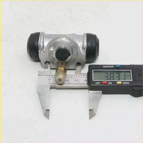 11/16 inch rear brake cylinder for Nissan 720 D21 Navara ute 1980-1986 silver metal with black rubber caps and brass fitting