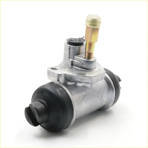 Silver metallic 15/16 rear brake cylinder with black rubber seals and brass threaded rod for nissan big-m navara d21