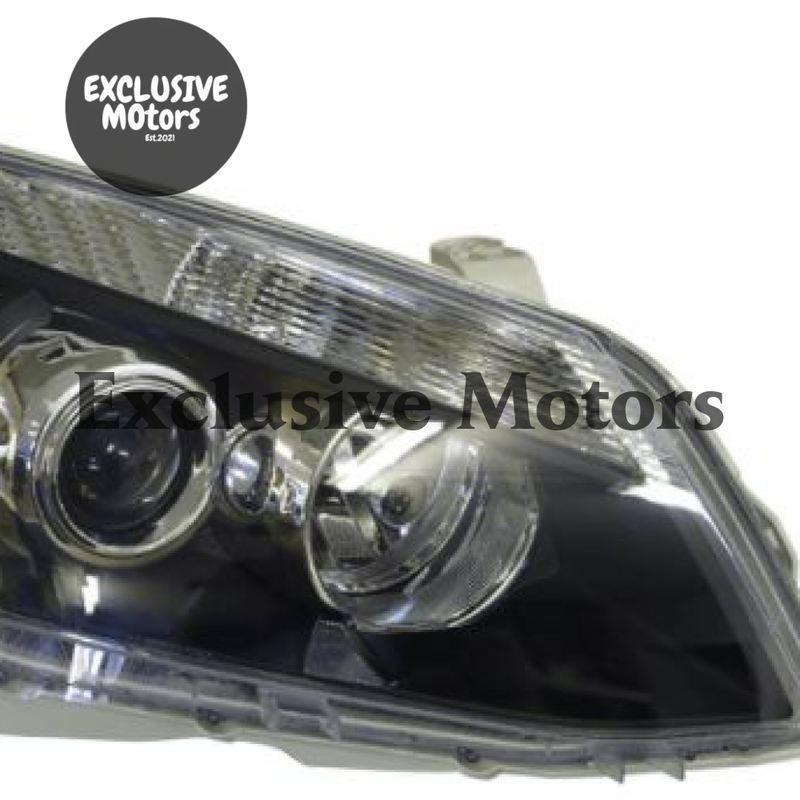 Isuzu D-Max Right-Hand Headlight (2011-2016)