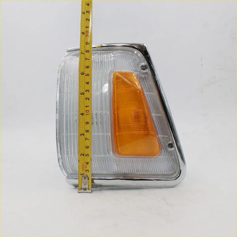 Chrome corner indicator light for toyota hilux 1989-2016 with chrome finish clear lens and amber side marker section