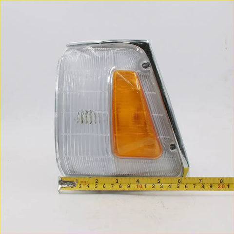 Chrome corner indicator light x2 for toyota hilux rn80 rn90 1989-2016 with chrome finish and amber triangular turn signal