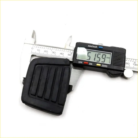 Black rubber clutch brake pedal pad with textured grooves for nissan datsun bluebird 510 sss 1600