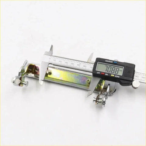 Digital caliper with black display and silver metal body measuring door handles lh for toyota hilux 2nd gen 1972-1978
