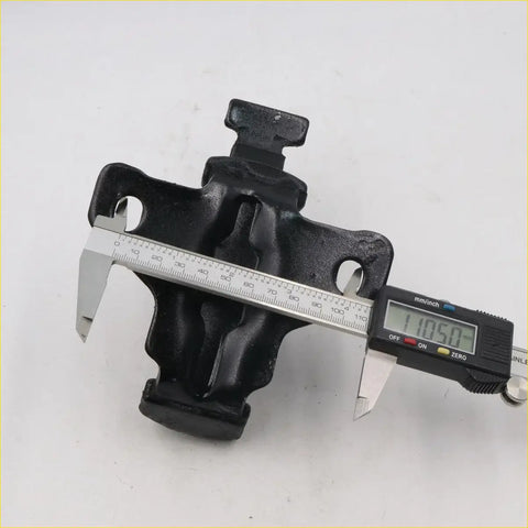 Black cast iron engine mounting support with digital caliper for toyota hilux 2wd 4wd sr5 2004-2011
