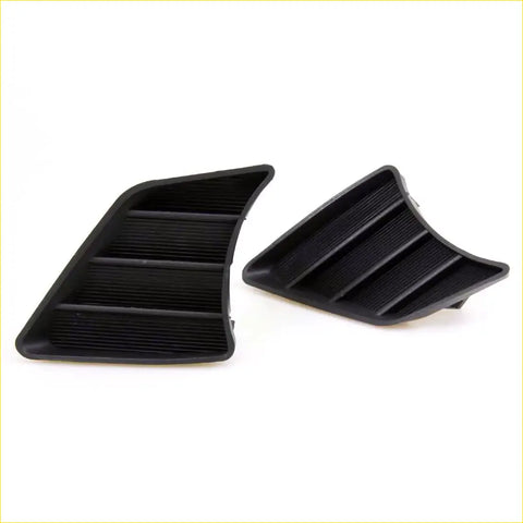 Black plastic front bumper cover hole side air intake grilles with ribbed angular design for toyota hilux 2010-2016
