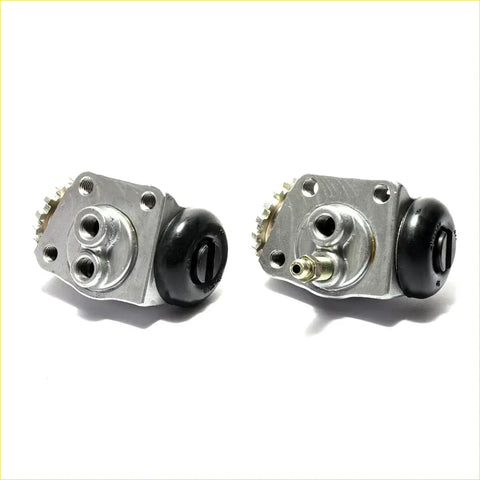 Front wheel brake cylinder rhs for toyota hilux silver metal with black rubber boots and brass fittings 1978-1983