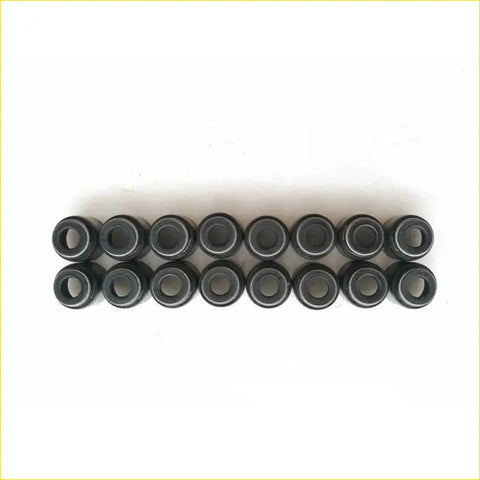 Black cylindrical engine oil seals in two rows for gasket pro nissan king-cab td navara yd25 valve stem use