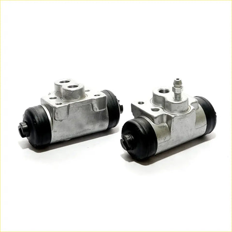 Silver metal rear wheel brake cylinder with black rubber seals and threaded fittings for mitsubishi triton l200 strada