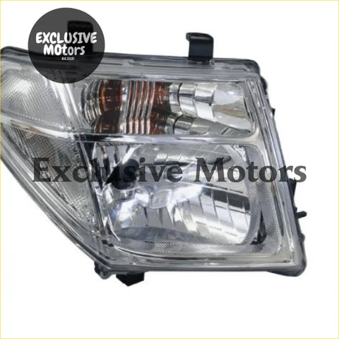 Right-hand headlight for nissan navara d40 2005-2009 with clear plastic lens chrome housing and amber turn signal lens
