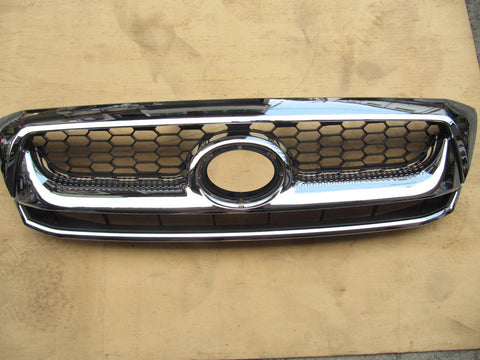 Toyota Hilux SR5 Chrome Mould & Black Mesh Grill (2008-2011)