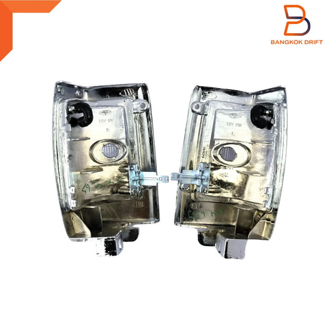 Nissan Navara D21 Chrome Side Turn Signal Corner Lamp Light (1990-1997)
