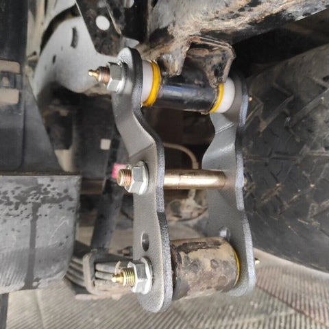 Mitsubishi Triton L200 2" Rear Extended Lift Shackles (2005-2015)