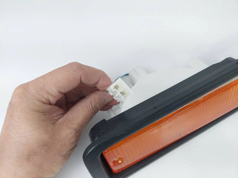 Nissan Navara D21 Bumper Finisher & Turn Signal (1992-1997)