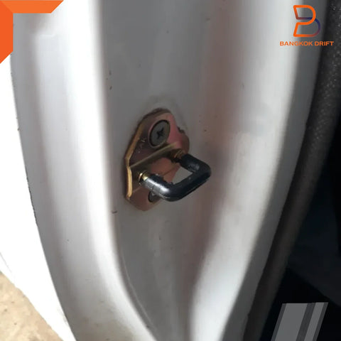 Datsun 720 Nissan Navara Front Door Lock Latch Plate (1980-1986)