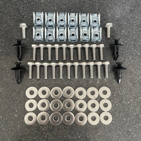 Nissan Navara NP300 Floor Pan Cover Stainless Steel Bolts Clips (2016–2016)