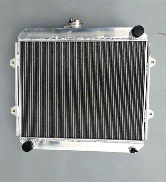 HILUX RN105 RN106 RN130 22R 3 Core Aluminum Radiator + Red Hose (1995-2005)