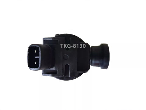 Toyota Hilux MK5 Windscreen Washer Pump (2003-2004)