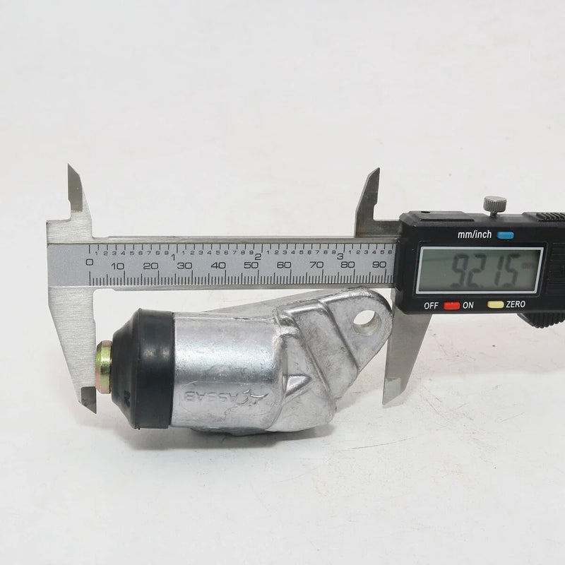 Datsun 520 / 521 / 620 / 720 J15 Engine Front Lower Right Wheel Brake Cylinder