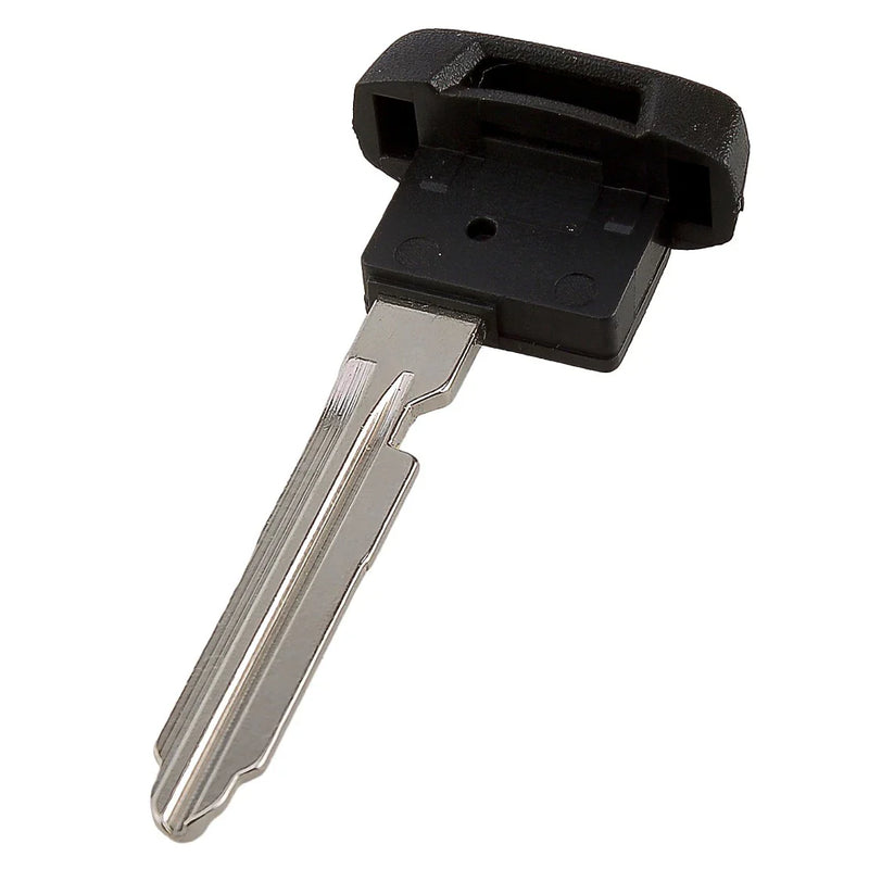 Mitsubishi Outlander Emergency Key Blade Replacement (2013-2023)