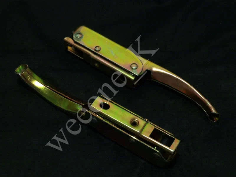 Datsun 720 2 x Tailgate Handle (1980-1986)