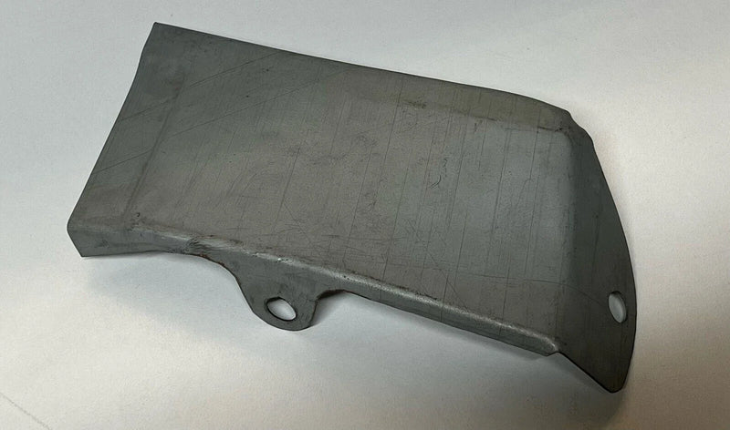 Nissan 720 Utility Right Hand Side Mudguard Rust Panel