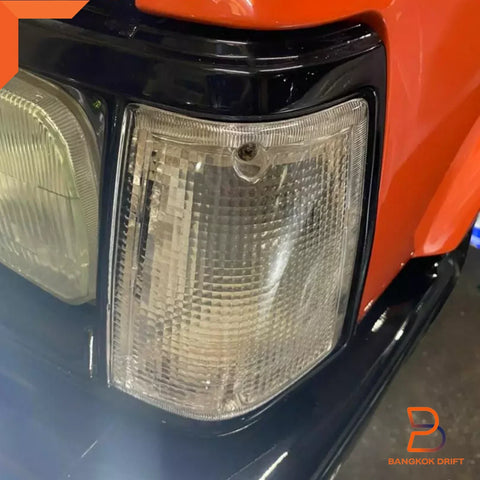 Mazda B-Series Bravo B2000 B2200 B2600 Corner Signal Side Lamp Light (85-98)