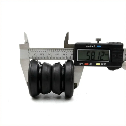 Black rubber ribbed tension rod bushing measured 58.12 mm for toyota hilux 1988-1997 use