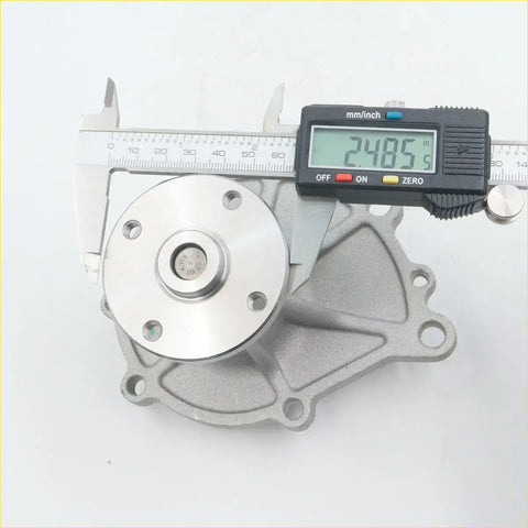 Silver metal water pump with circular flange and mounting holes for nissan datsun 521 620 720 l16 engine
